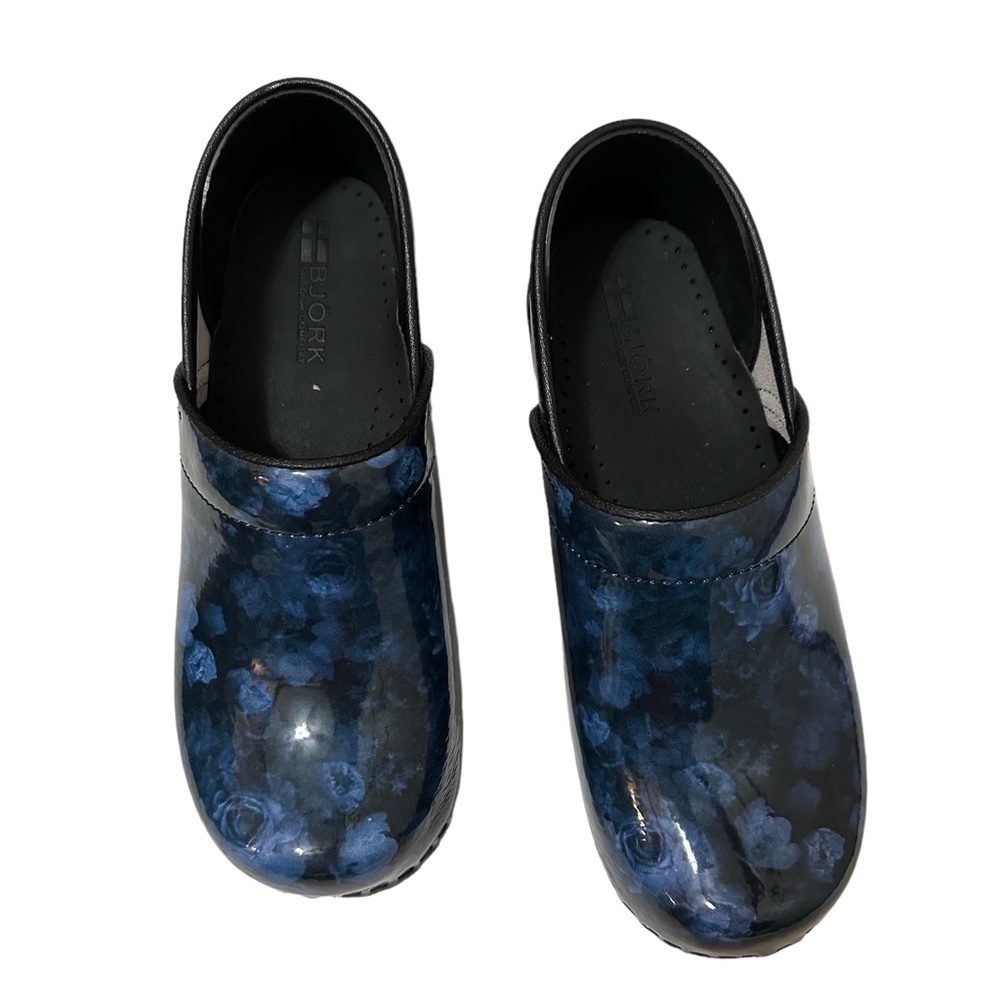 Bjork Professional Agata Printed Leather Clogs Roses in Blue Color Print Size 37